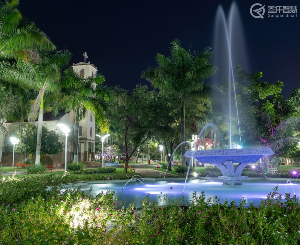 What are smart landscape lights